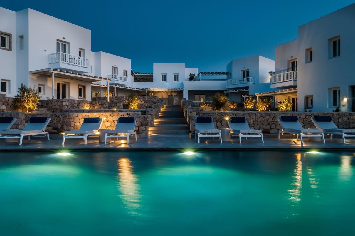Milos Breeze Boutique Hotel 4* Hotel in Pollonia, Milos, Greece milosbreeze.gr
